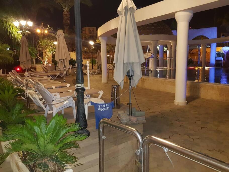Exclusive Luxury Golf With Pool Sauna Jim אילת